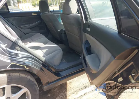 2004 Honda Accord 2.4 Lx z USA, uszkodzony, nr VIN 1HGCM56324A179028